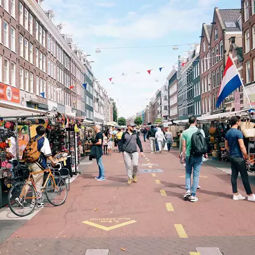 The best Dutch snacks at the Albert Cuyp Market