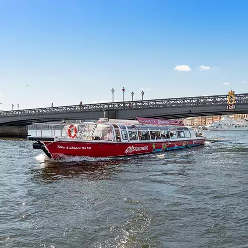 Bus RED Sightseeing Stockholm + Circuit Winter Waterways